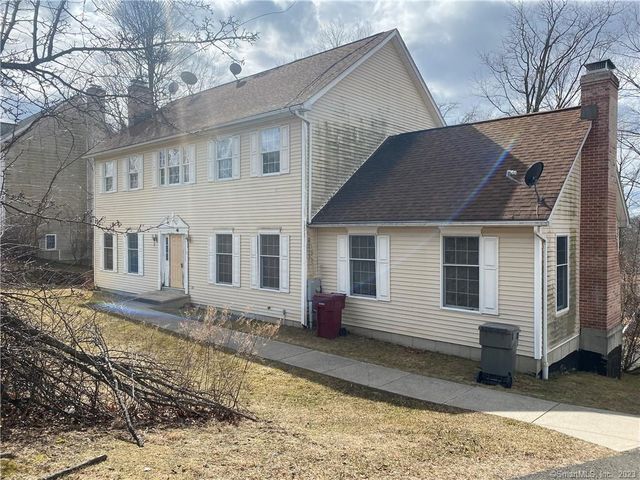 7 Fawn Meadow Dr, Naugatuck, CT 06770