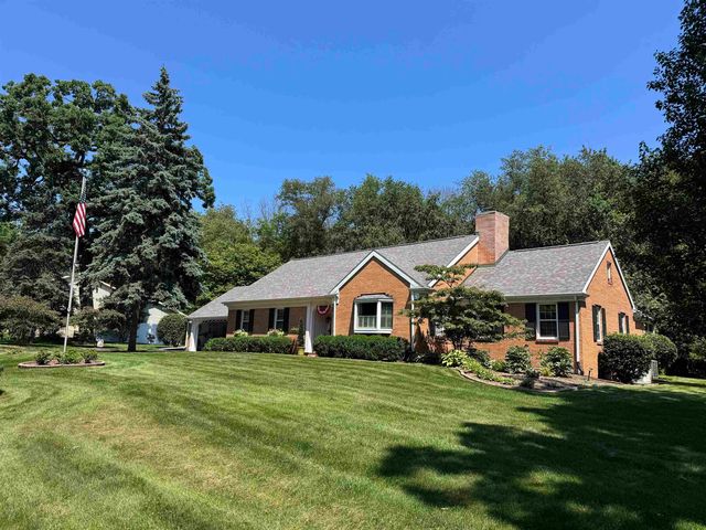 N5623 Lac Verde Cir, Green Lake, WI 54941
