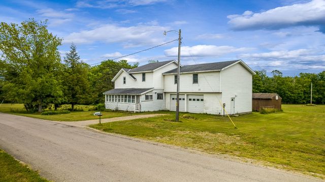 8779 Pageville Rd, Albion, PA 16401