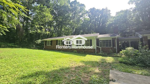 482 Dogwood Dr, Lilburn, GA 30047