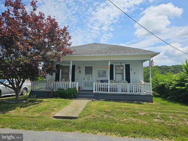 51 McCoole Ave, Paw Paw, WV 25434