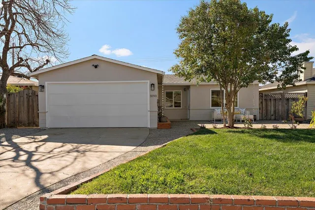 3193 Calzar Dr, San Jose, CA 95118