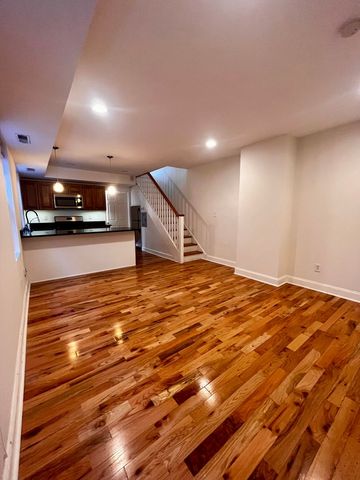 960 N  5th St #2R, Philadelphia, PA 19123