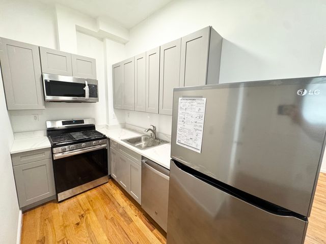 210 Corson Ave #1, Staten Island, NY 10301