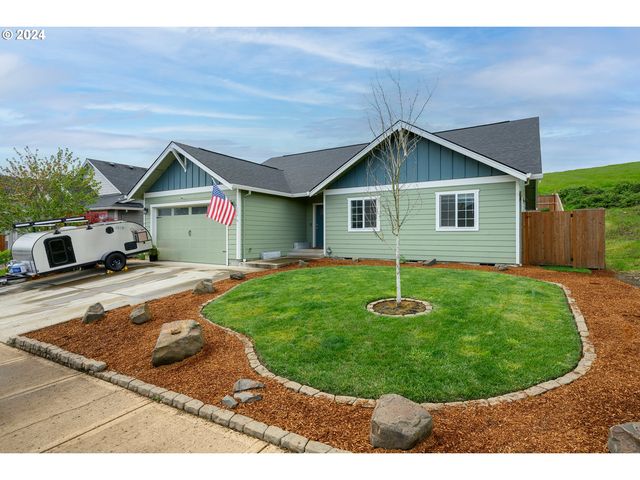 385 NW Valleys Edge St, McMinnville, OR 97128