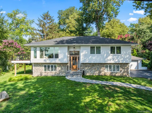 14 Tudor Drive, Northport, NY 11768