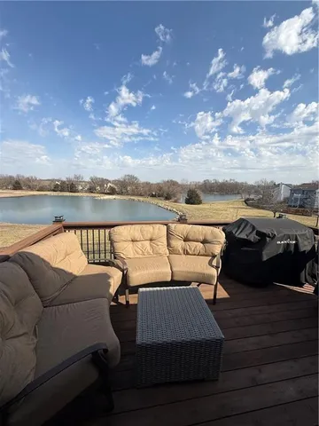 20739 S  Barker Rd, Spring Hill, KS 66083