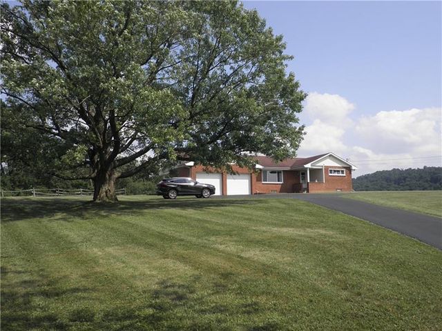 222 County Park Rd, Mount Pleasant, PA 15666