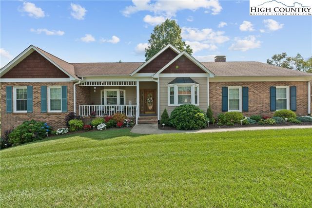1108 Applegate Court, Lenoir, NC 28645