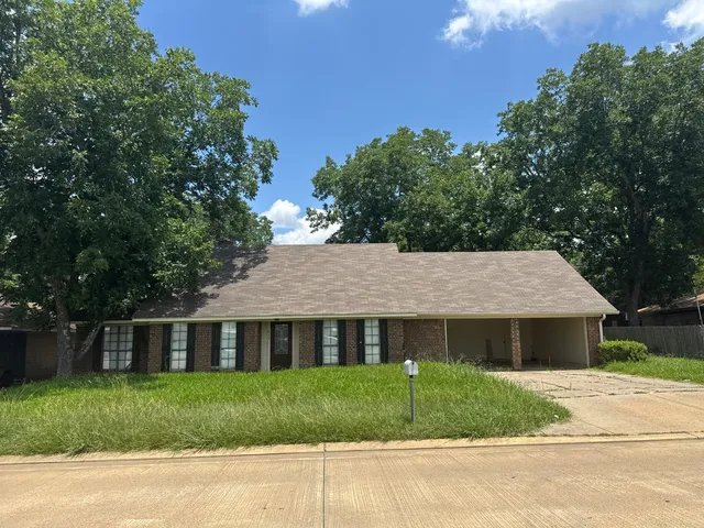 615 Finks Hideaway Rd, Monroe, LA 71203