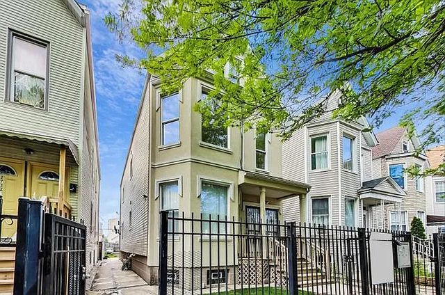 2734 N  Lawndale Ave #1, Chicago, IL 60647