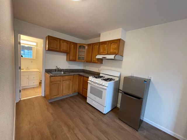 1382 Revere Ave #C, San Francisco, CA 94124