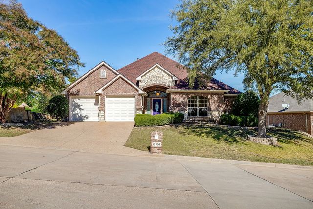 10954 Live Oak Creek Dr, Fort Worth, TX 76108