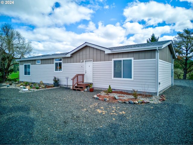 100 Crater Rd, Camas Valley, OR 97416