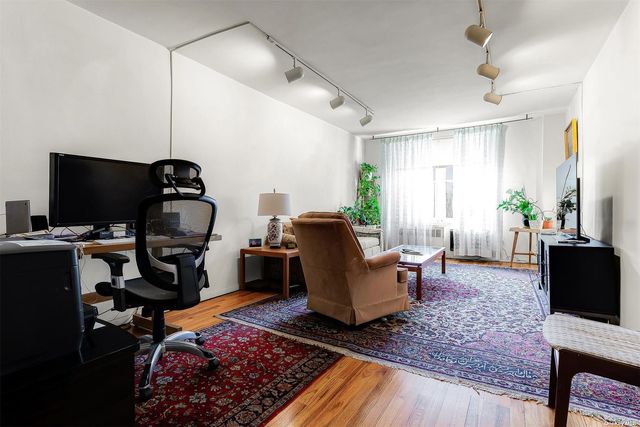 67-50 Thornton Place UNIT 4S, Forest Hills, NY 11375