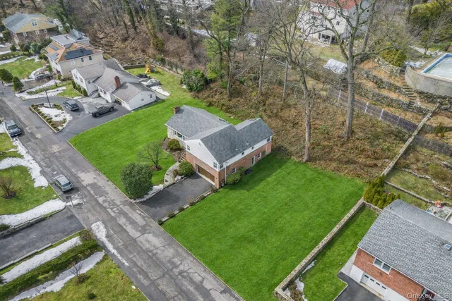 61 Devon Road, Yonkers, NY 10708