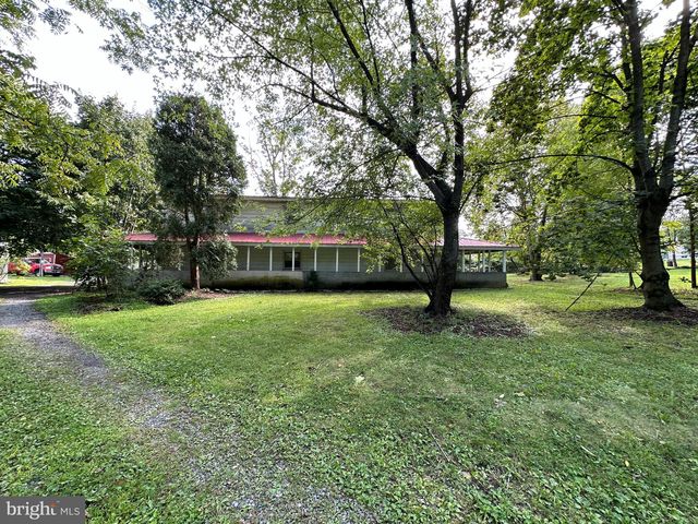 1917 Friedensburg Rd, Reading, PA 19606