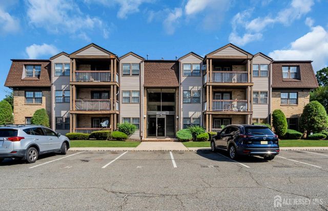 404 Newport Ct, Fords, NJ 08863