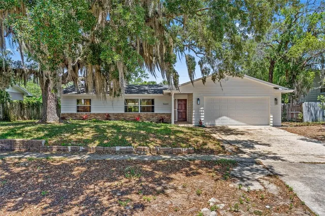 5609 Valley Oak Rd, Orlando, FL 32808