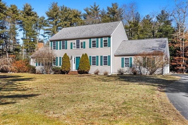 102 Haskell Ridge Rd, Rochester, MA 02770