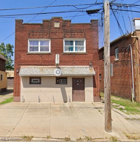888 Brown St, Akron, OH 44311