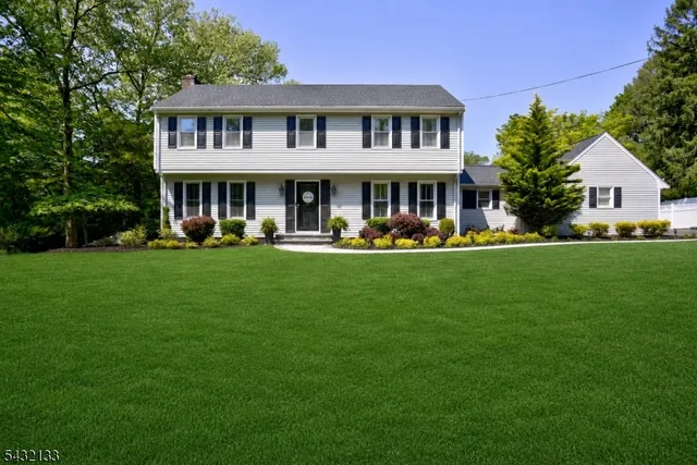 53 Heron Rd, Middletown, NJ 07748