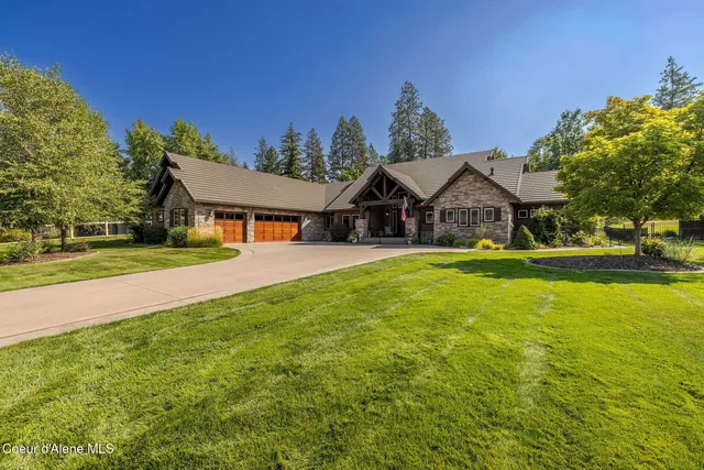 1560 E  Bruin Loop, Hayden Lake, ID 83835