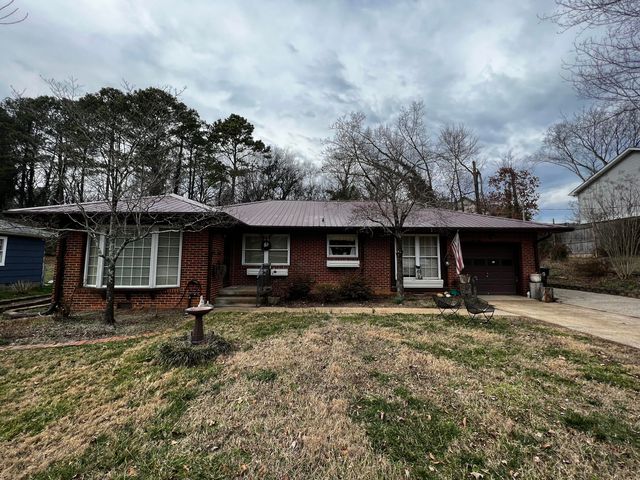 329 Paden Ln, Chattanooga, TN 37411