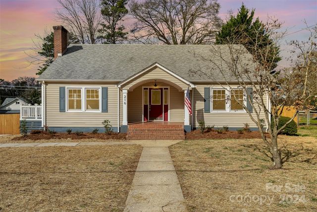 216 W  Glendale Ave, Mount Holly, NC 28120
