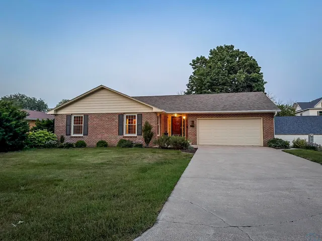 206 NW 8th St, Pocahontas, IA 50574