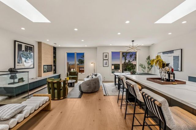 2250 44th Ave, San Francisco, CA 94116