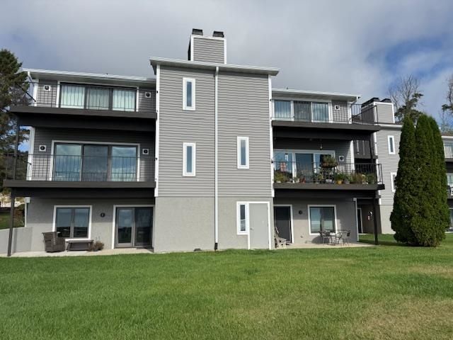 150 E  Summit Beach Dr, Algoma, WI 54201