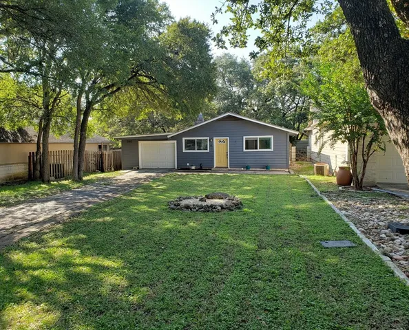 8 Spalding Cir, Wimberley, TX 78676