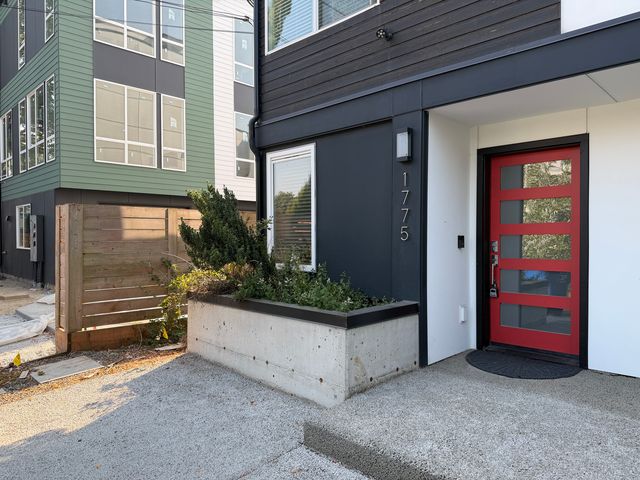 1775 16th Ave  S, Seattle, WA 98144