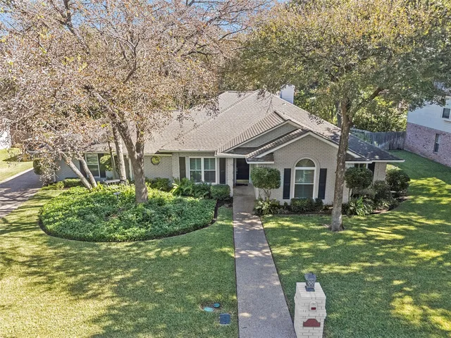 10007 Creek Bend Dr, Woodway, TX 76712
