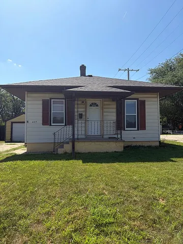 425 N  19th St, Beatrice, NE 68310