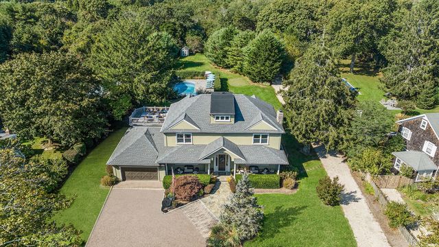71 Tanners Neck Ln, Westhampton, NY 11977