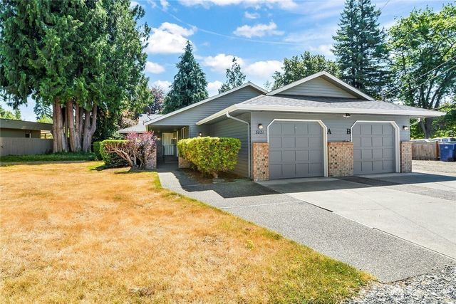 8021 55th Ave NE #A & B, Marysville, WA 98270
