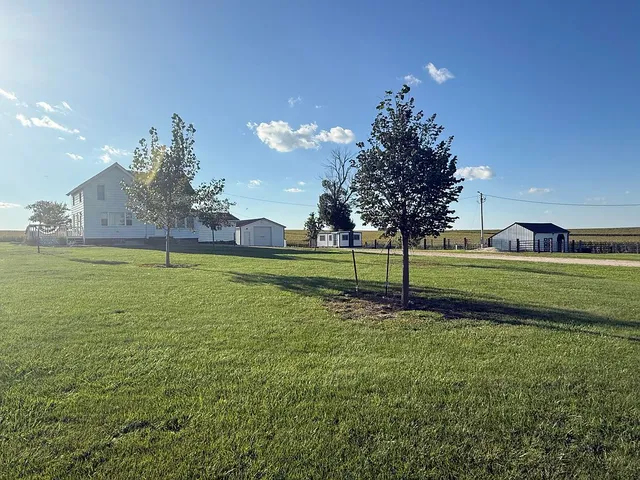 2743 Vincent Ave, Masonville, IA 50654