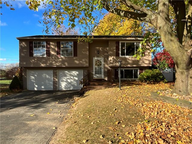 60 Overland Trl, West Henrietta, NY 14586