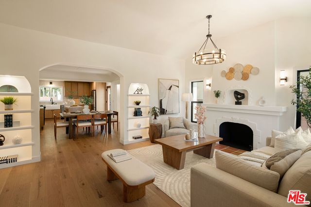 4224 6th Ave, Los Angeles, CA 90008