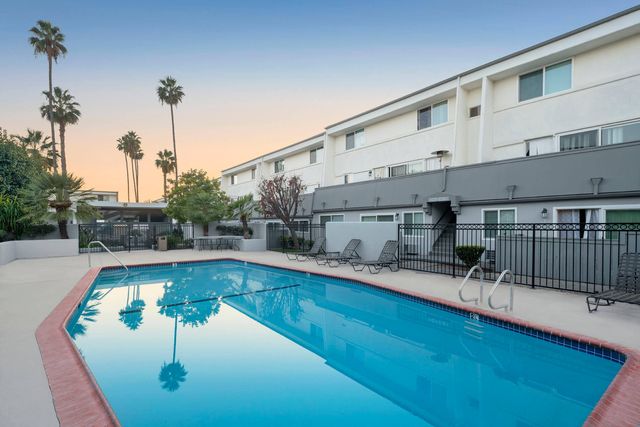 Apartments Near La Mirada