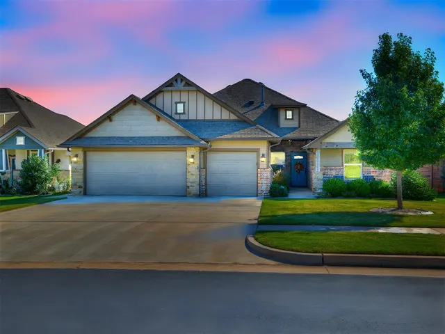 2800 Cedar Creek Dr, Moore, OK 73160