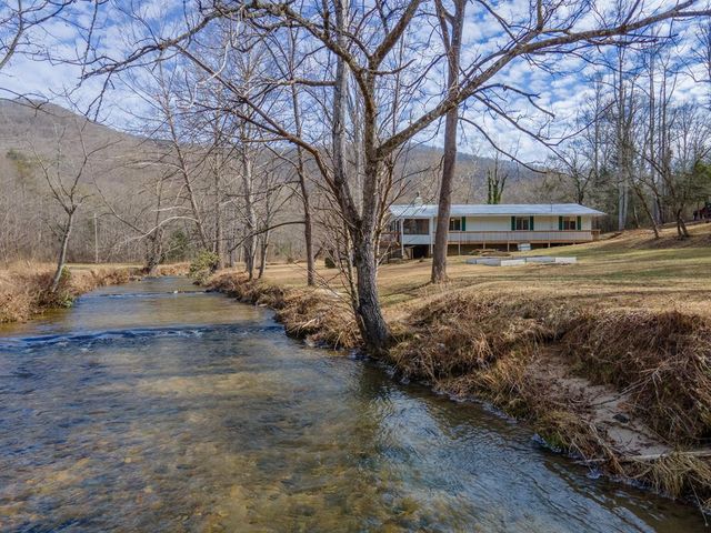 1270 Middle Creek Rd, Otto, NC 28763