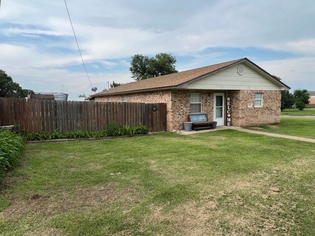300 5th St   #406, Fort Supply, OK 73841