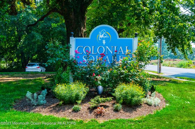 7 Colonial Square, Middletown, NJ 07748