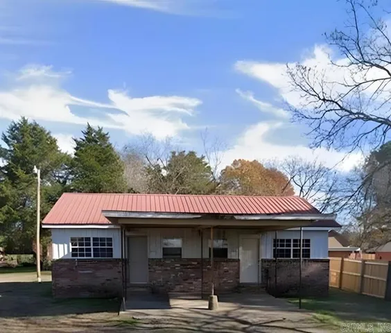 404 Maple St, Morrilton, AR 72110