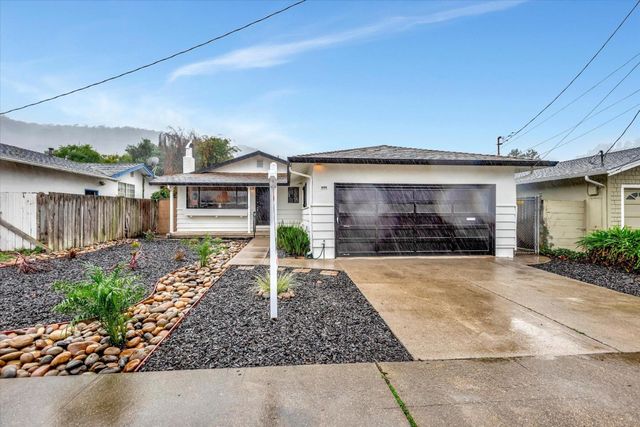 858 Bower Rd, Pacifica, CA 94044
