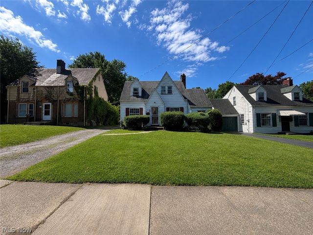 611 Mistletoe Ave, Youngstown, OH 44511