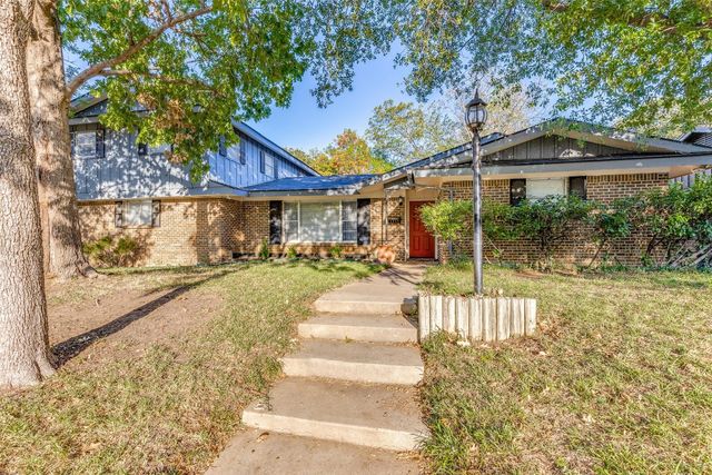 1717 Holt St, Fort Worth, TX 76103